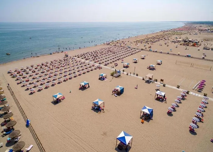 Pleasant In With Balcony Apartman *